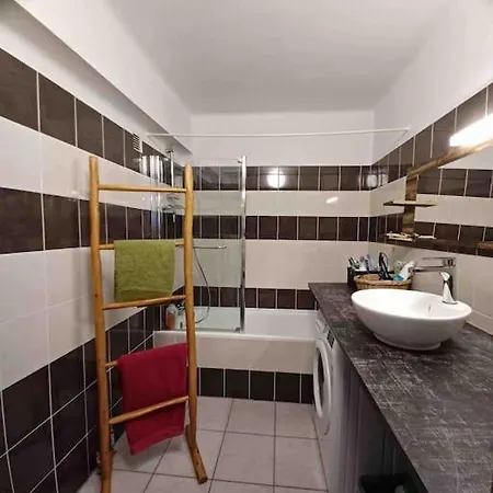 Grand T2 Esprit Loft Coeur De Daire Sète
